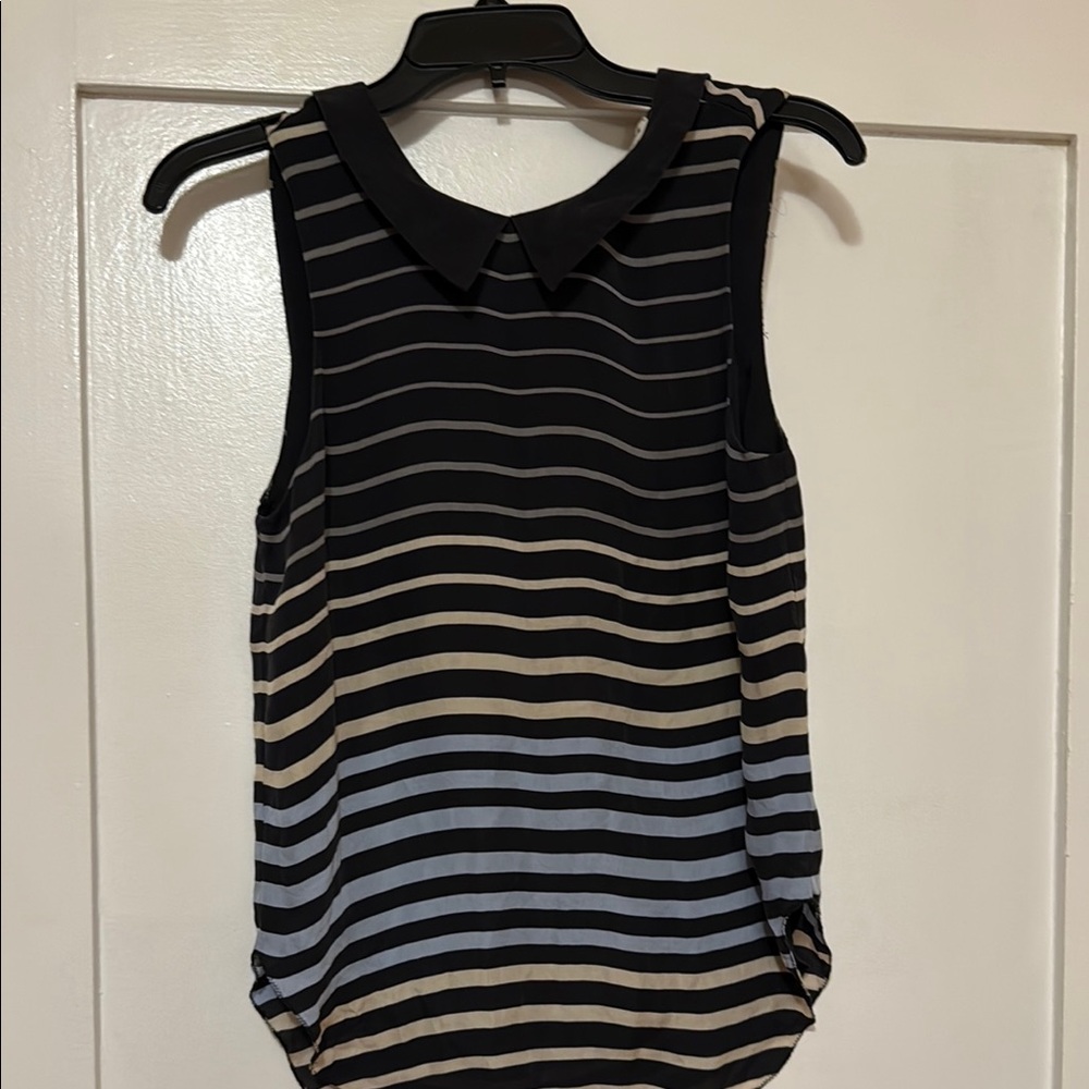 L’AGENCE 100% silk  Top with Peter Pan Collar